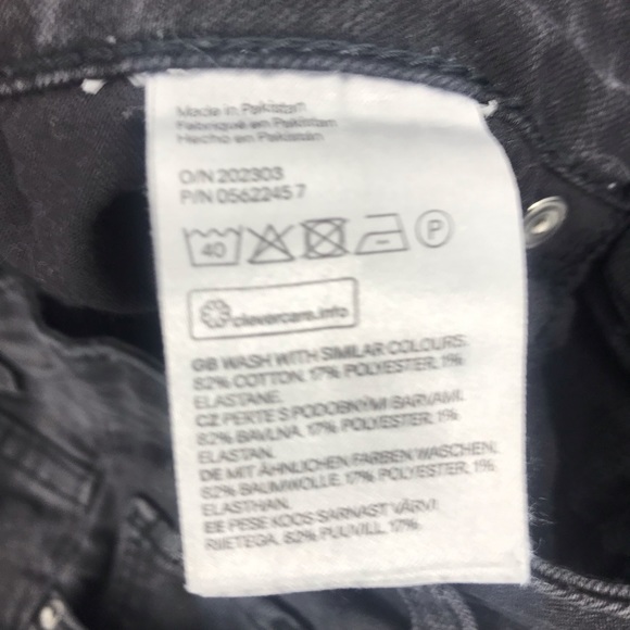 H&M distresses jeans black mid-rise size8 - Picture 6 of 9